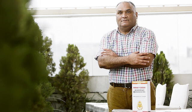Ítalo Sifuentes publicó otros libros como "Penas y gozos, 200 hechos que no conoces del Perú". Foto: Marco Cotrina/La República   