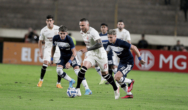  Refuerzo. Herrera ingresó en el segundo tiempo del cotejo. Foto: Luis Jiménez/La República   