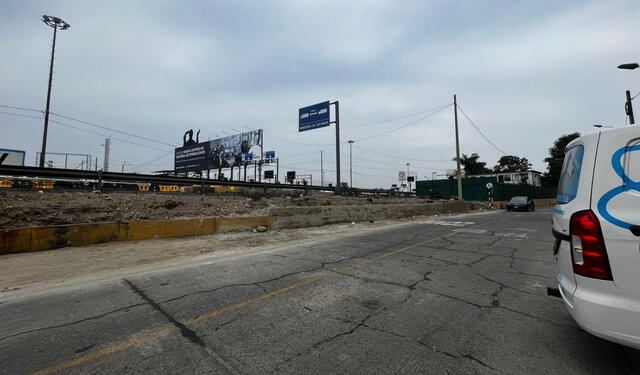 Este es el panorama en donde se contruye un supuesto estacionamiento. Foto: URPI-La República.   