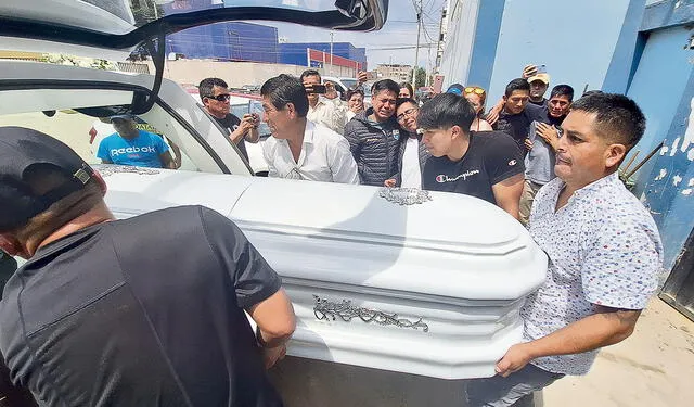 De luto. Restos de cantante serán velados en La Victoria. Foto: Clinton Medina/La República<br> De luto. Restos de cantante serán velados en La Victoria. Foto: Clinton Medina/La República<br>