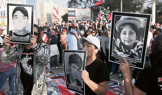  Colectiv os. Mujeres reclamaron justicia por las víctimas. Foto: Marco Cotrina/La República   
