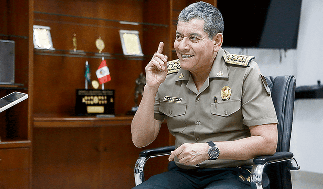  Decisión. Comandante general PNP Jorge Angulo Tejada. Foto: Marco Cotrina/La República<br>   