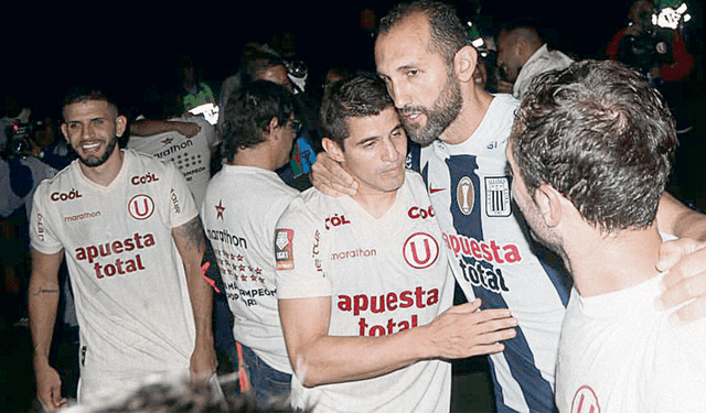  Amistad. Barcos y Ballón felicitaron al rival por el triunfo. Foto: Luis Jiménez/La República   