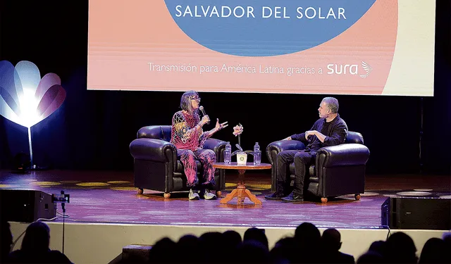  Diálogo. Andrea Echeverri y Salvador del Solar en Arequipa. Foto: Víctor Sucasaca<br>   