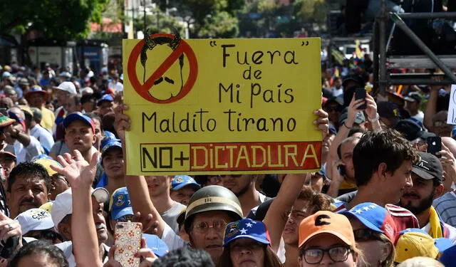 Venezolanos en el extranjero piden la salida de Nicolás Maduro. Foto: Andina.   