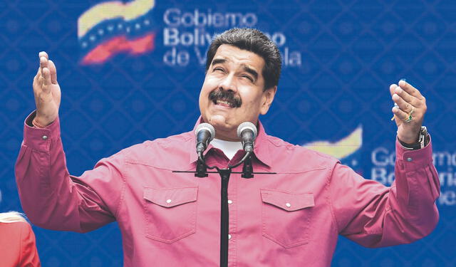  A la defensiva. Maduro justifica la inhabilitación de Machado. Foto: AFP 