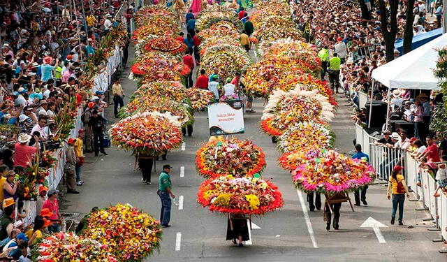  La Feria de las Flores convoca a miles de personas y atrae visitantes de otras ciudades y del exterior. Foto: composición LR/Colombia Turismo.   