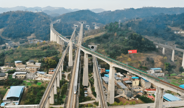  Los increíbles puentes que cruzan las montañas de Guiyang. Foto: El Señor Trece/Facebook<br>    