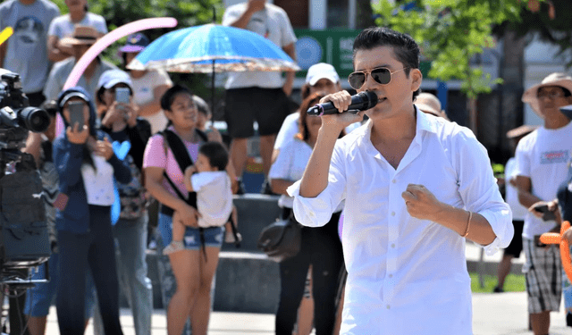  Angelo Fukuy cantante de cumbia. Difusión   