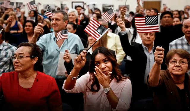 USCIS es la entidad federal encargada de emitir los documentos como Green Card y la ciudadanía americana. Foto: AFP   