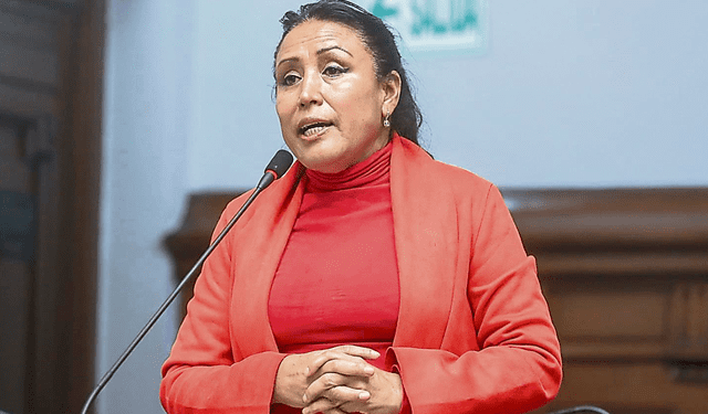 Elizabeth Medina. asegura que es una perseguida política Foto: difusión    