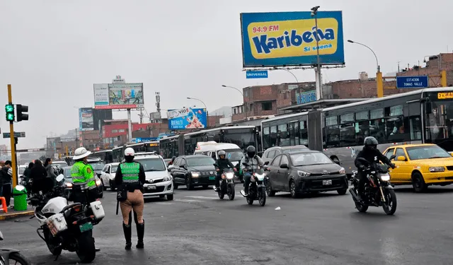 La PNP viene vigilando las calles de Lima ante el paro de transportistas. Foto: Kevinn García/URPI-LR La PNP viene vigilando las calles de Lima ante el paro de transportistas. Foto: Kevinn García/URPI-LR