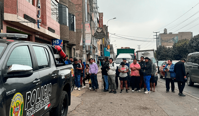 Los vecinos de Santa Anita lamentaron la muerte del joven. Foto: Marcia Chahua/URPI-LR   