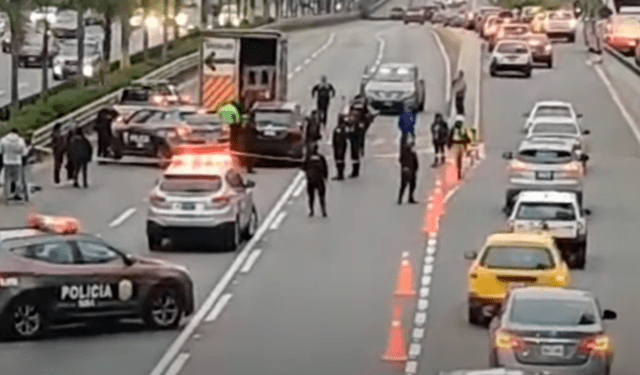 El conductor de la camioneta se habría encontrado en estado de ebriedad. Foto: captura Latina TV   