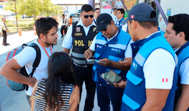 Los propietarios de inmuebles que ofrecen hospedaje deberán exigir documentos de identidad a los extranjeros y registrar información detallada de los huéspedes. Foto: Migraciones   