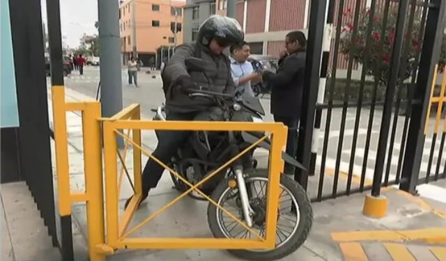 Tranqueras bloquean acceso de motos. Foto: Panamericana TV   