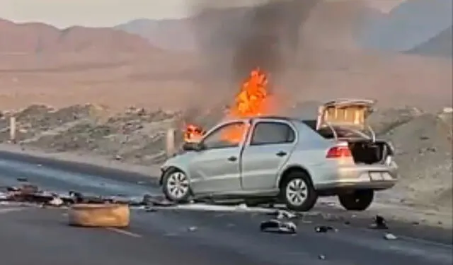  El choque frontal entre un auto blanco y una camioneta roja provocó que los dos ocupantes del vehículo blanco perdieran la vida. Foto: difusión   