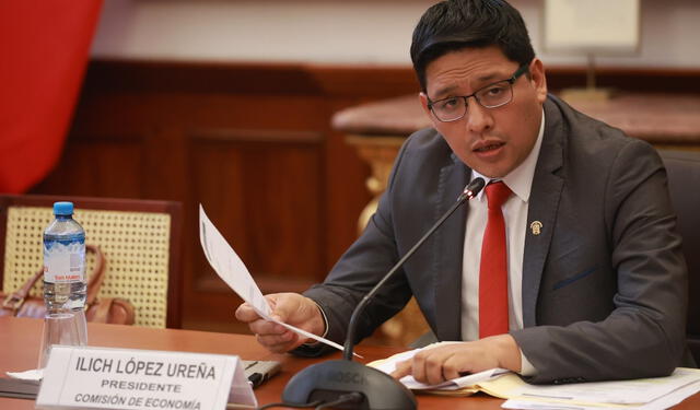Legisladores de bancadas reclaman que Ilich López viene retrasando el debate del dictamen de retiro AFP. Foto: Congreso Legisladores de bancadas reclaman que Ilich López viene retrasando el debate del dictamen de retiro AFP. Foto: Congreso