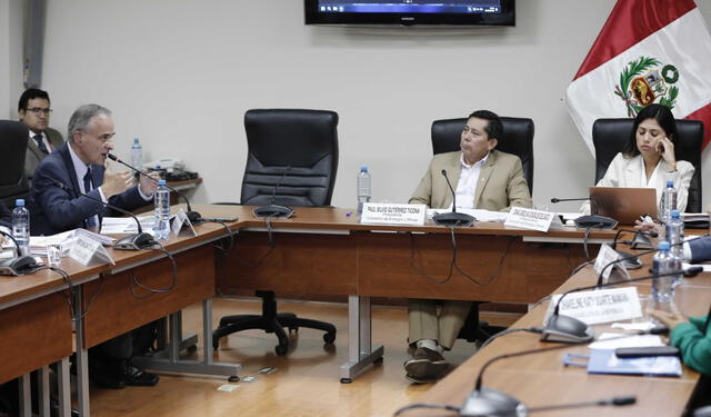 En la sesión de la Comisión de Energía y Minas, el ministro Montero indicó que el Reinfo será reemplazado por la Ley Mape. Foto: Congreso En la sesión de la Comisión de Energía y Minas, el ministro Montero indicó que el Reinfo será reemplazado por la Ley Mape. Foto: Congreso