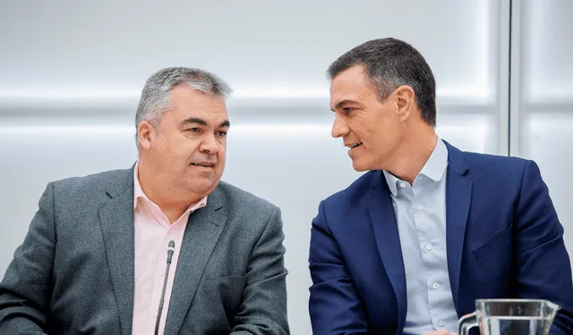 Pedro Sánchez y Santos Cerdán en el comité del PSOE. Foto: Cuatro Pedro Sánchez y Santos Cerdán en el comité del PSOE. Foto: Cuatro