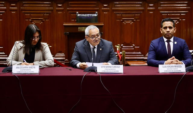  Nueva Mesa Directiva de la Comisión de Economía que preside Víctor Flores, de Fuerza Popular. Foto: Congreso   