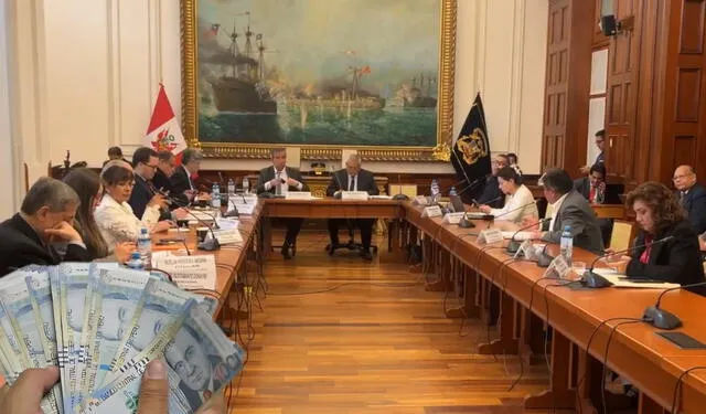 La Comisión de Economía tiene en sus manos el futuro de los proyectos de retiro AFP. Foto: composición LR/Congreso   