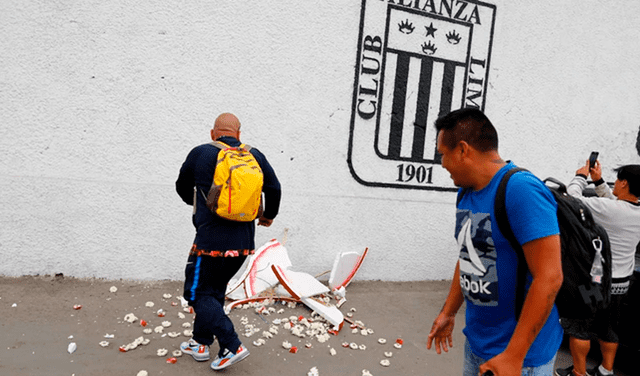 Alianza Lima responde a destrozos de arreglos florales enviados por Universitario