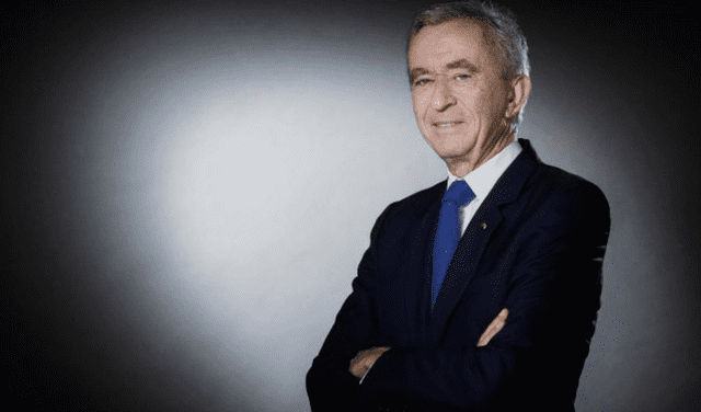 Luego de culminar la universidad, Bernard Arnault  ingresó a trabajar en la empresa Ferret-Savinel