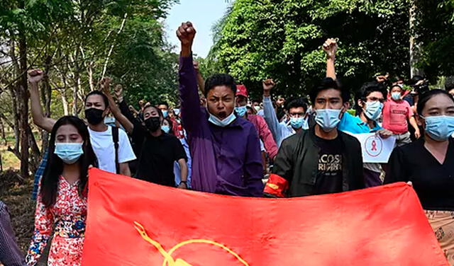 Miles protestan contra el golpe perpetrado por el Ejército en Birmania