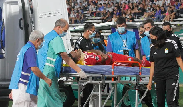 Nilson Loyola quedó gravemente afectado por el cabezazo. Foto: Conmebol