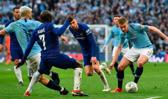 Chelsea y Manchester City fueron hasta los penales en la final de la Carabao Cup 2018/19 tras igualar 0-0. Foto: AFP