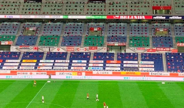 Prohibido gritar y distancia social: el modelo japonés para reabrir estadios de fútbol