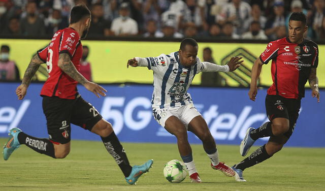 Anderson Santamaría jugó solo el primer tiempo ante Pachuca. Foto: EFE