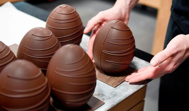 En Pascua, es bastante usual degustar huevos de chocolate. Foto: AFP