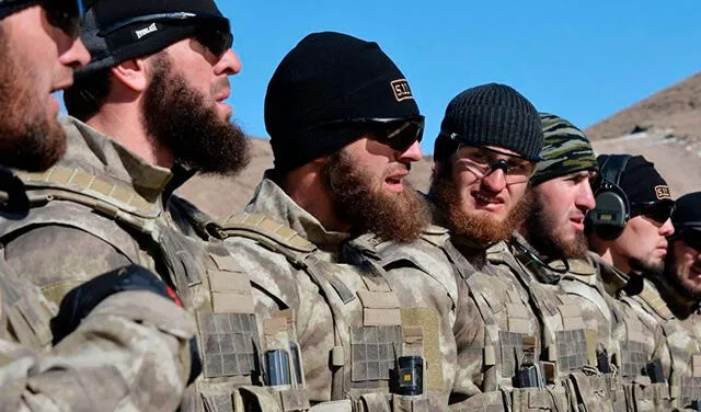 Fuerzas especiales de Chechenia permanecen junto a los militares ruso en la invasión a Ucrania. Fueron enviados por su líder Ramzán Kadírov. Foto: Dijo Tsarnaev / Sputnik