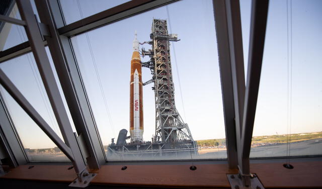 En la misión Artemis 1, el cohete Space Launch System (SLS) llevará al espacio a la nave Orión. Se lanzará desde el Complejo de Lanzamiento 39B, en Cabo Cañaveral, Florida. Foto: NASA