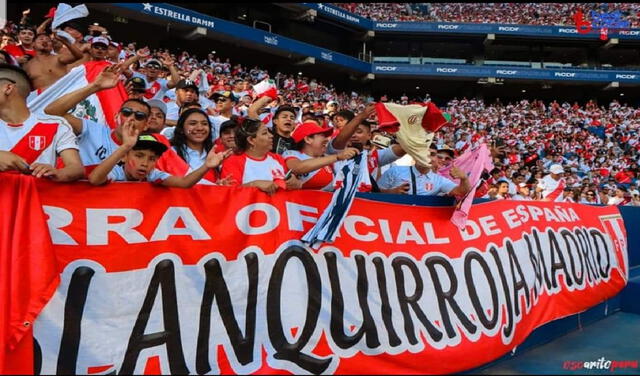 La hinchada peruana de Madrid apoyado a la selección nacional de fútbol. Foto: Peter Márquez/difusión