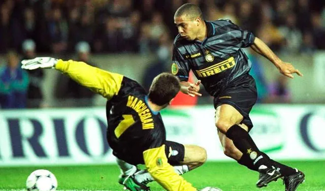 Con 21 años, Ronaldo Nazario se convirtió en la gran figura del Inter de Milán. Foto: GiveMeSports