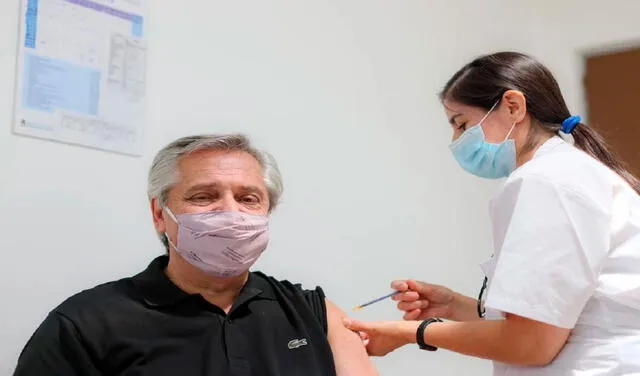 Presidente de Argentina recibe vacuna rusa Sputnik V contra el coronavirus