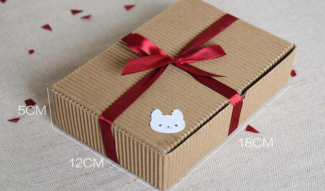 Las cajas de cartón son una buena opción para envolver los regalos. Foto: ideaspracticas