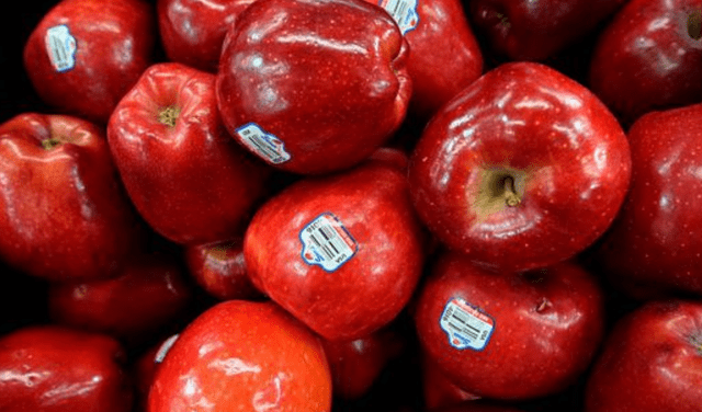 La manzana es una de las frutas que atraen energía positivas, según la tradición china. Foto: AFP