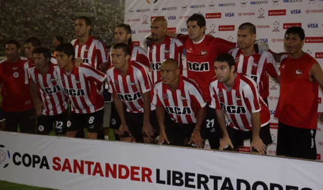 El equipo titular de Estudiantes de La Plata ante Alianza Lima en el 2010. Foto: Líbero