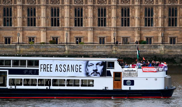 Simpatizantes de Julian Assange piden su liberación en su cumpleaños 50