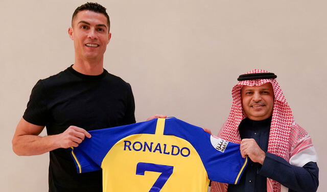 Cristiano Ronaldo firmó por dos temporadas y media con el Al-Nassr de la liga árabe