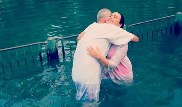 Demi Lovato se bautizó en Israel