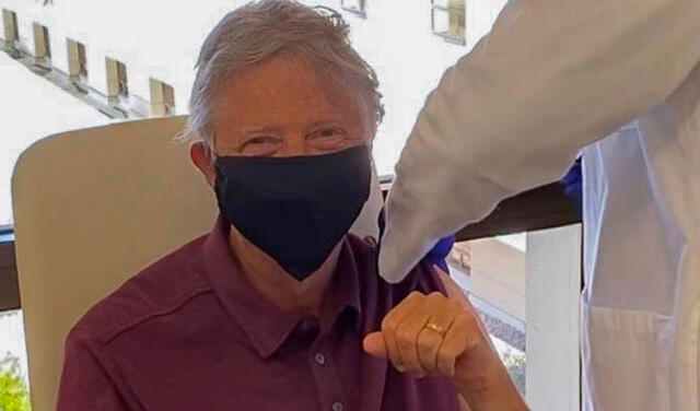 Bill Gates recibe la vacuna contra el coronavirus: “Me siento genial”