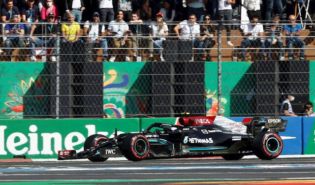 Valtteri Bottas logró su primera 'pole' en el Gran Premio de México. Foto: EFE.