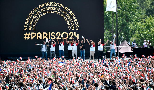 Una multitud en París formó parte de la presentación de los Juegos Olímpicos 2024. Foto: AFP