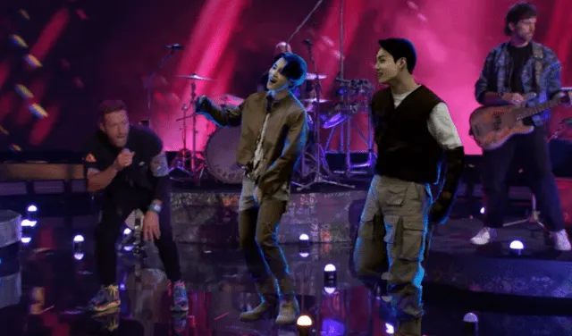 Los integrantes de BTS aparecieron como hologramas para cantar "My universe" junto a Coldplay. Foto: composición La República/captura/YouTube