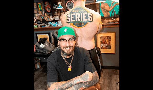 Súper fanático de Subaway se hace un tatuaje en su honor